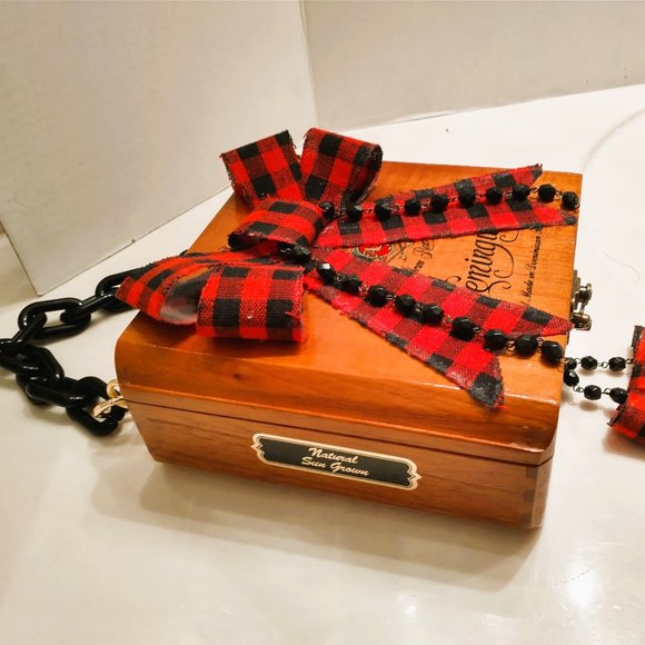 Original Suenos de Saundra Upcycled Hemingway Cigar Box Purse - Picture 14 of 14